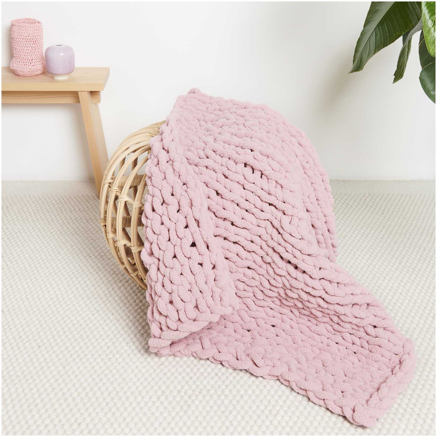 Couverture tricotée en Creative Chenillove Big