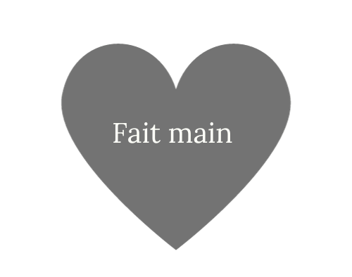a heart shaped heart with the words fait main in the middle