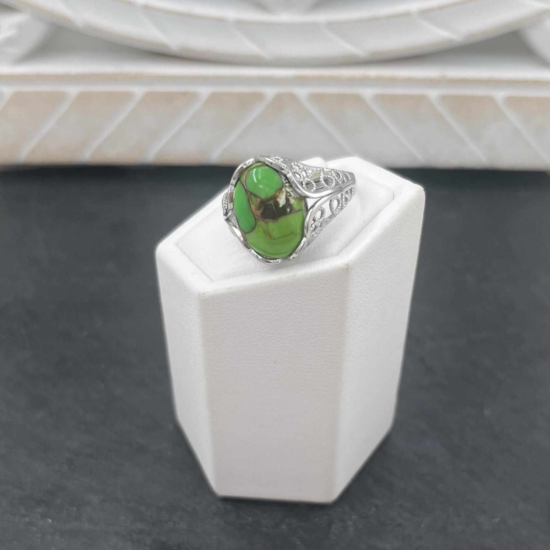 Bague ajustable en argent 925 filigrané avec cabochon ovale en turquoise verte cuivrée
